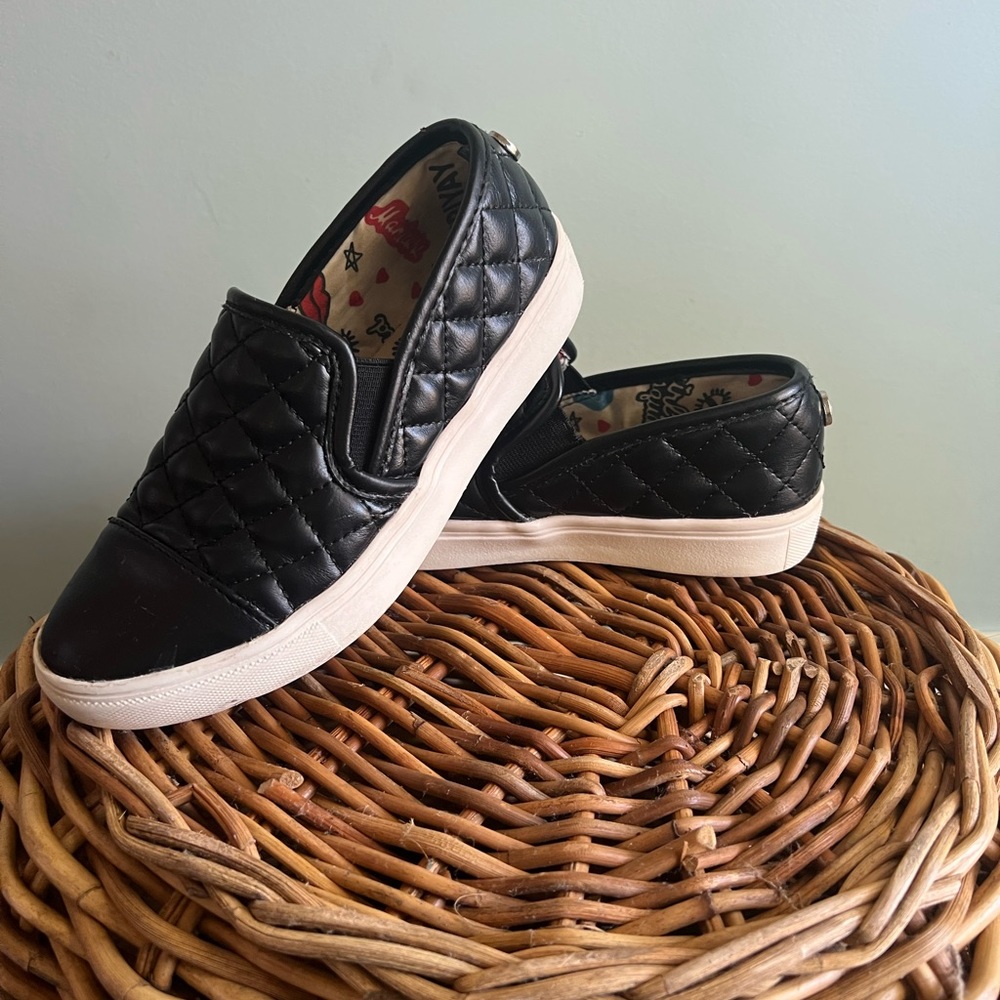 Steve Madden, Zaander Slip-On girls Sneaker black size 1